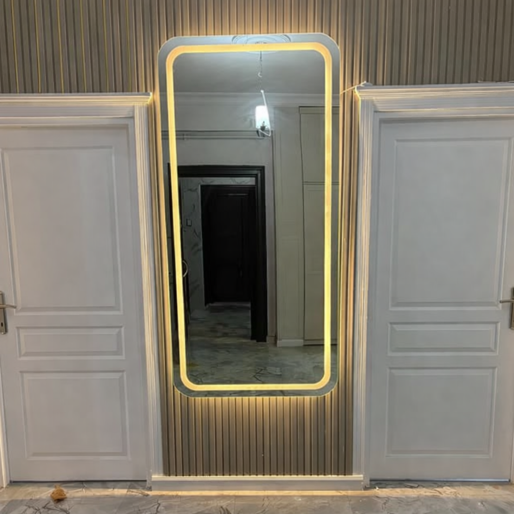 Modern Koridorda Aydınlatmalı